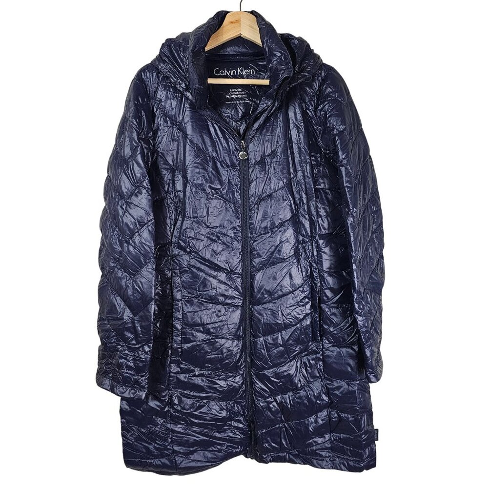 Calvin Klein Navy Quilted Puffer Medium Jacket Packable with bag.
